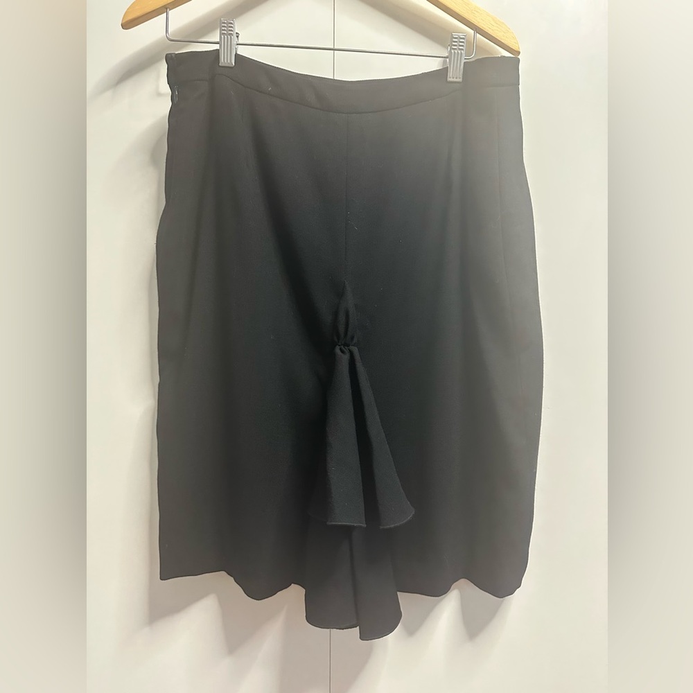 VALENTINO Black Wool Skirt with Sculptural Knot Detail - Picture 2 of 9